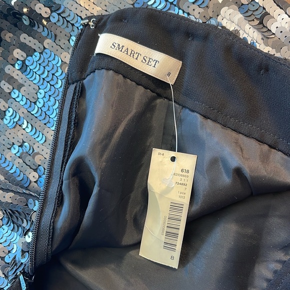 🌸Smart Set NWT shiny embellished skirt - Picture 5 of 11